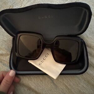 Brand new Gucci Black GG0896S oversized sunnies
